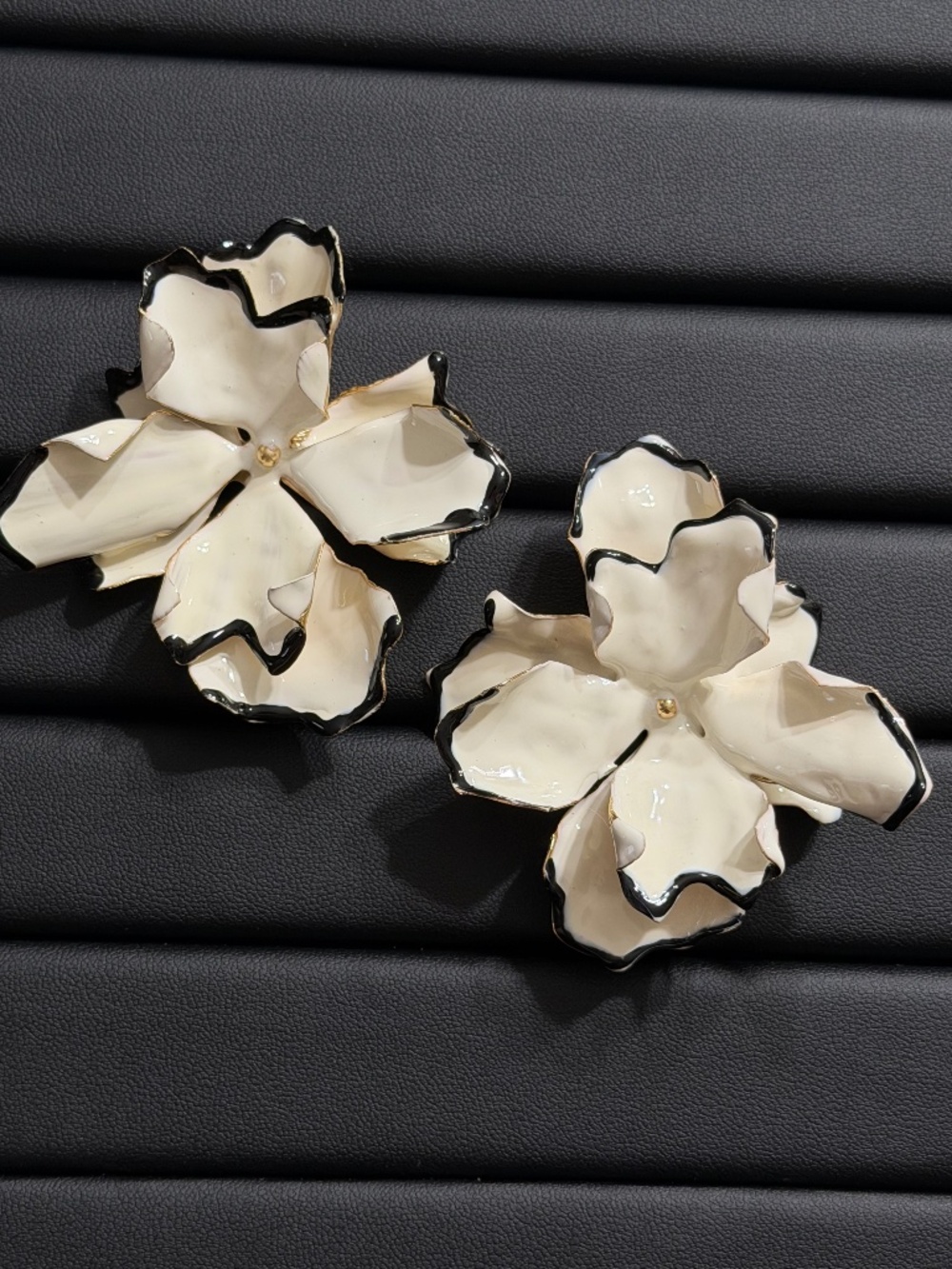 Vintage Ivory White & Black Trim Enamel Flower Statement Earrings. Gold Tone